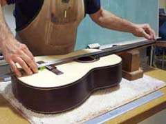 expert training acoustic electric guitar making